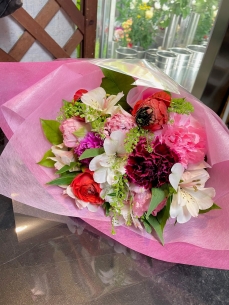 シックで明るい雰囲気　