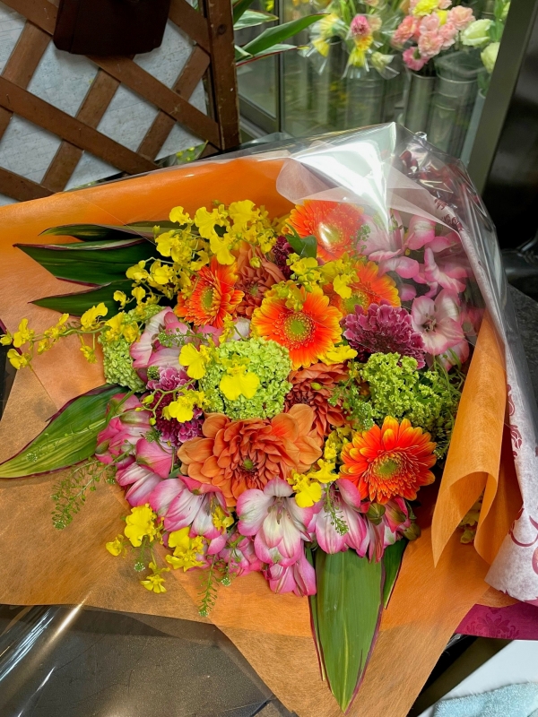 豪華で明るく華やかに