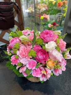 ピンクを基調に明るく