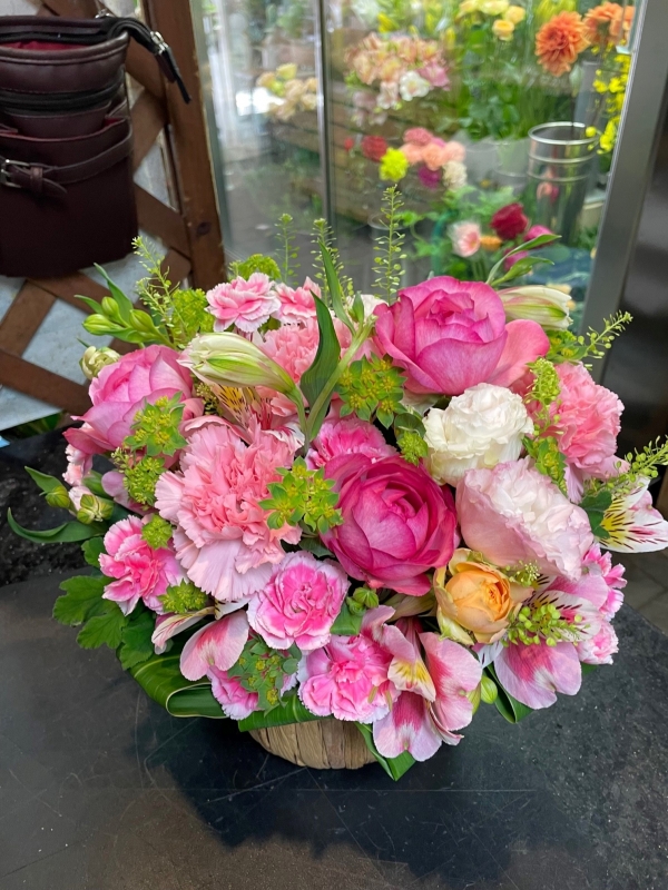 ピンクを基調に明るく