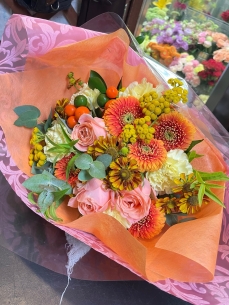 オレンジとピンク色で