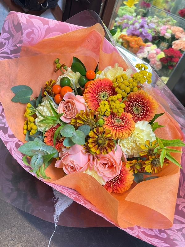 オレンジとピンク色で