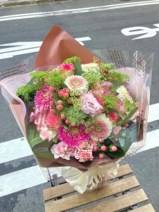 淡いピンクで可愛らしく