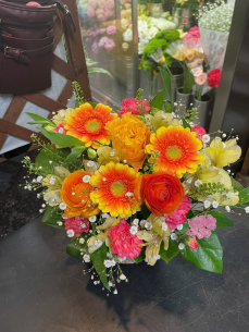 華やかにオレンジで　