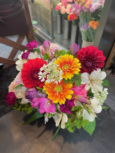 赤や紫で明るく