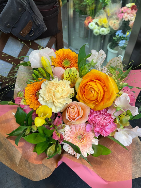 オレンジ色とピンク色で